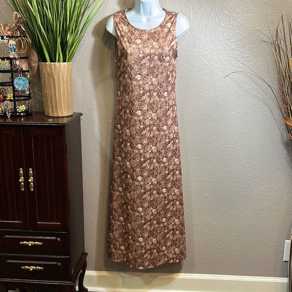 #589 Full Coverage antique dusty Rose, tank Maxi dress size medium